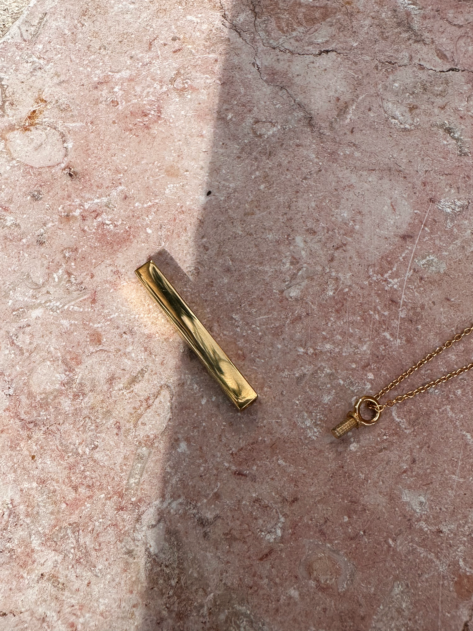 Vertical Bar Urn Necklace